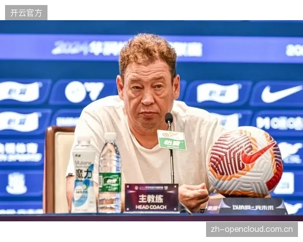 申花在与成都蓉城的比赛后遭遇分水岭,核心球员伤病导致球队被迫长期单外援应战。 申花在与成都蓉城的比赛后遭遇分水岭,核心球员伤病导致球队被迫长期单外援应战。